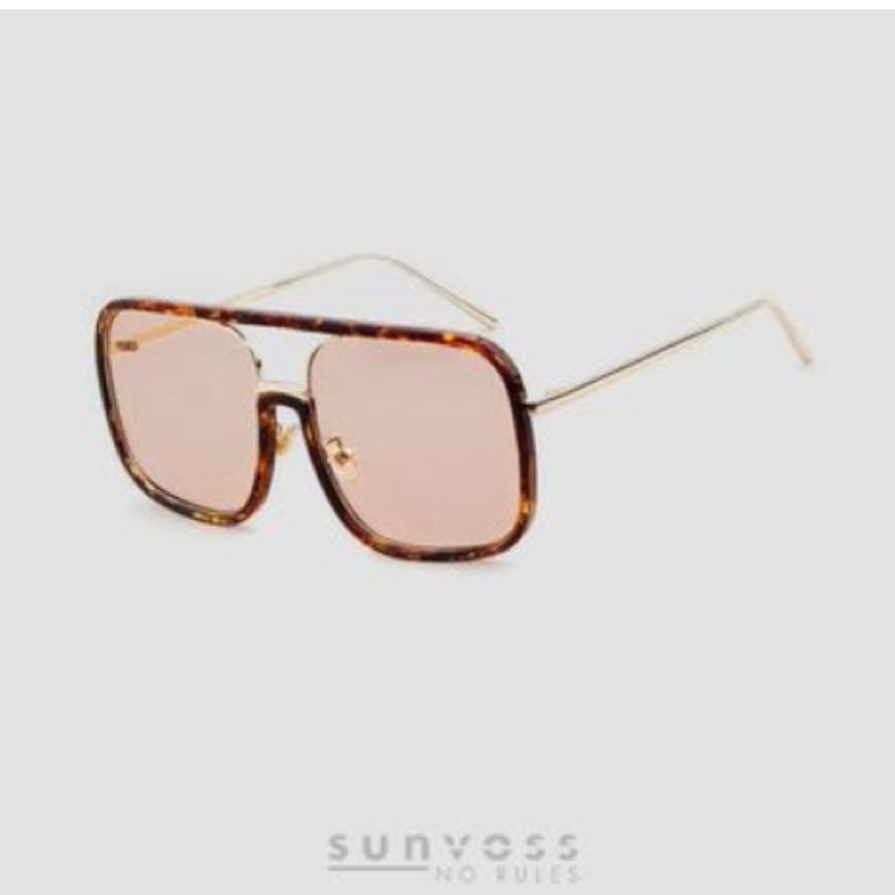 NEVER WORN “Mara” Sunglasses by Sunvoss